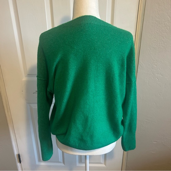 Vince Camuto Oversized Vibrant Electric Green Crew Neck Sweater Nordstrom - Picture 5 of 6